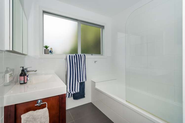 2/18 Tui Glen Road Birkenhead_13