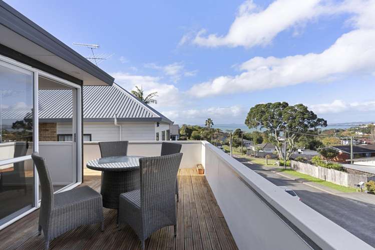 2/9 Colmar Road Mellons Bay_11