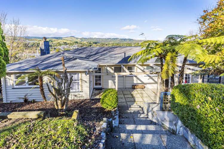 15a Romney Square Tawa_23