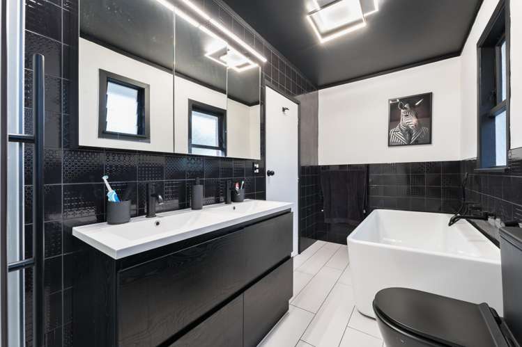 16 Thornlow Street Glendene_12