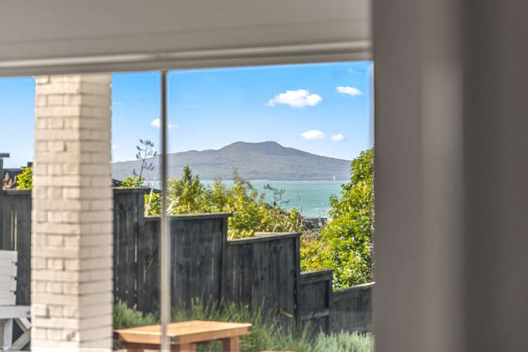 15A Seaview Road Castor Bay_25