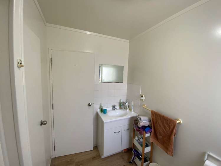 13/15 Andersons Road Oteha_10