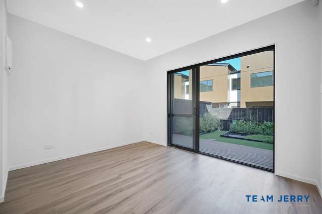 10 Kiato Lane Flat Bush_4