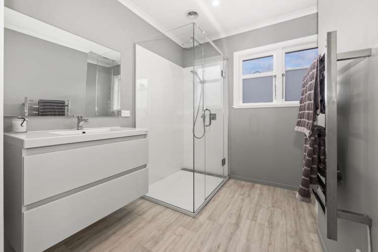 20 Kowhai Grove Raumati Beach_19
