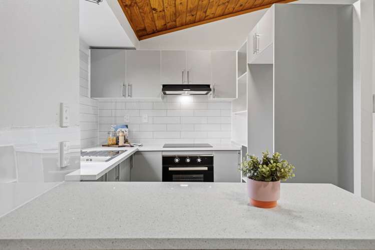 2/16 Boundary Road_1