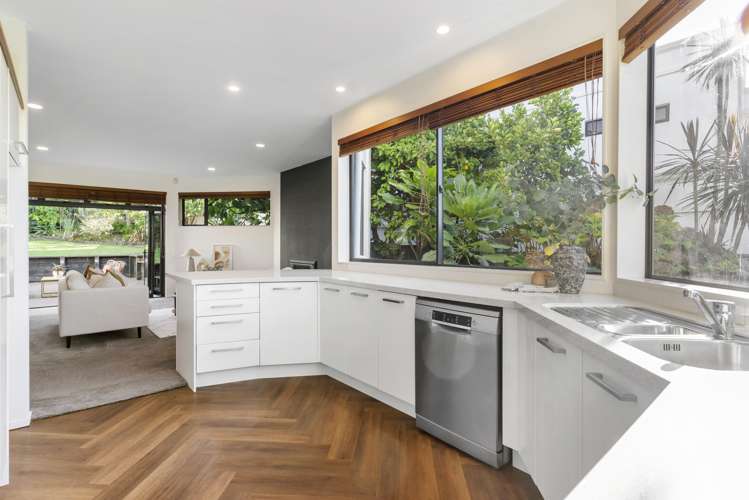 14 Danica Esplanade Te Atatu Peninsula_15