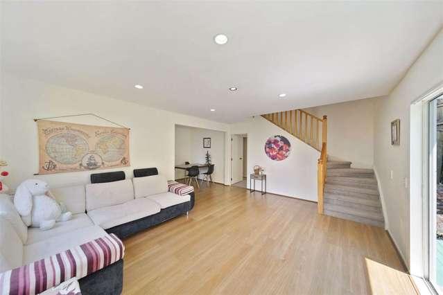 1B Highgrove Lane Totara Vale_1