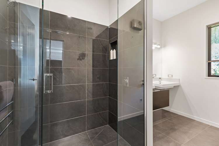 10 Glen Bridge Lane Harewood_15