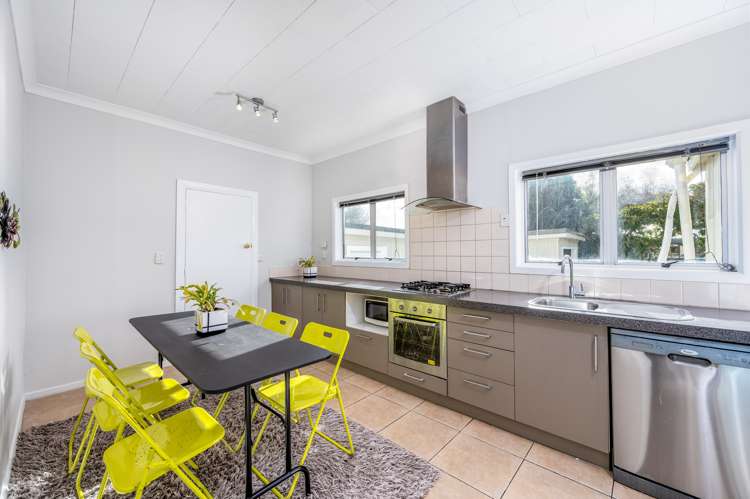 110 Main Road Tawa_2