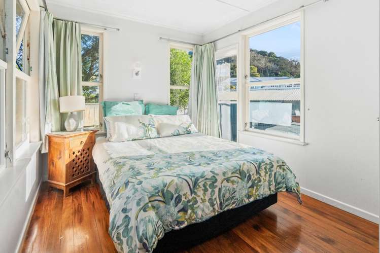 49 The Strand Russell_8