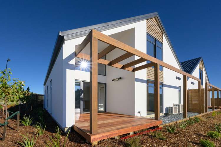 4 and 4a Hill Tops Way Stoke_17