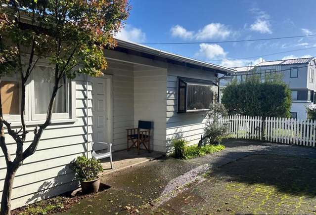 4A Sheehan Road Te Atatu South_1