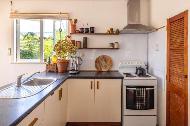 24 Victoria Road South Onetangi_9