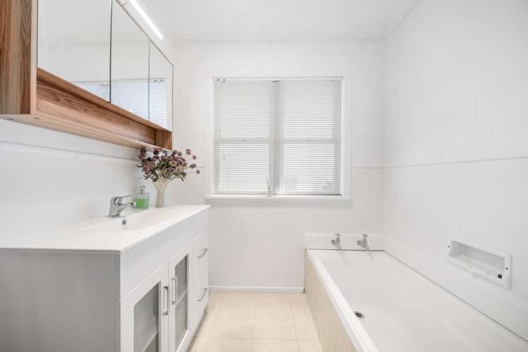 47 Clark Road Pahurehure_8