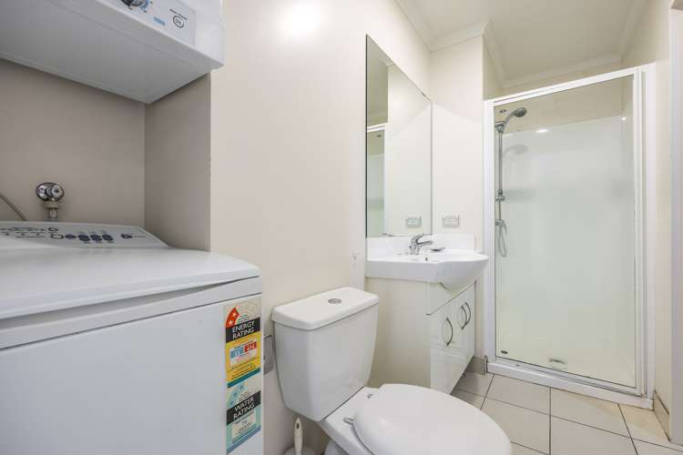 D315/176 Broadway Newmarket_6