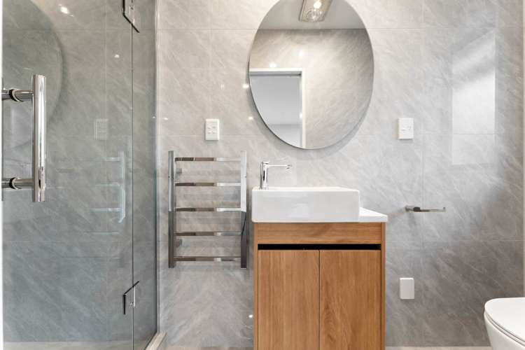 2/21 Peachgrove Road Te Atatu Peninsula_9