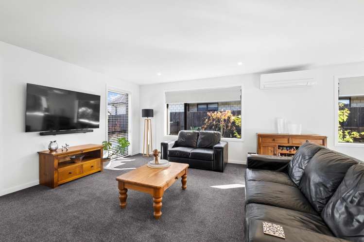 23 Redhaven Rise Netherby_7
