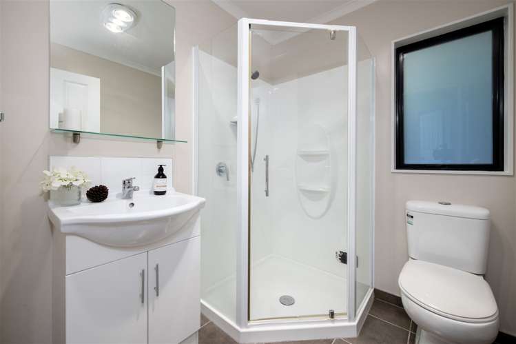 348b Royal Road Massey_23