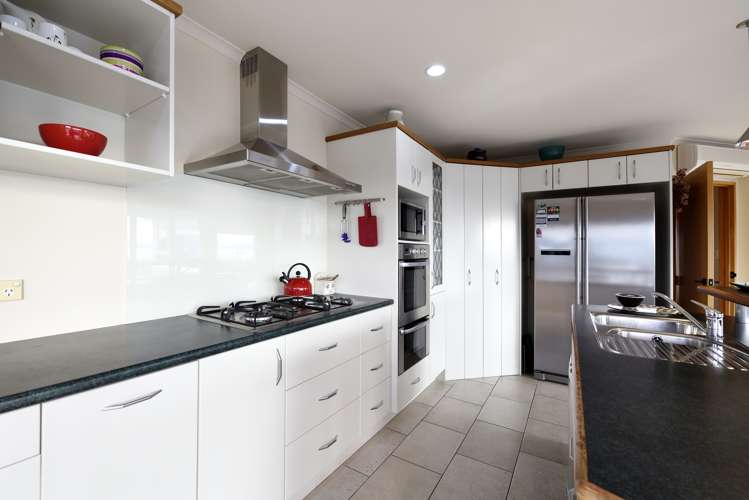 9 Calamaras Street Enner Glynn_10