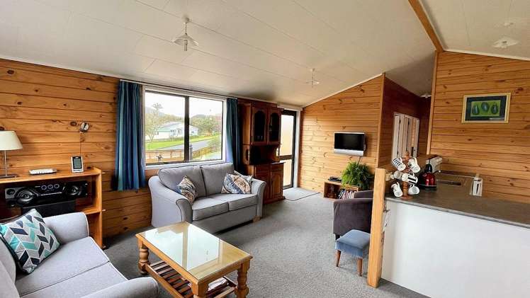 11 Pearce Drive Kamo_6