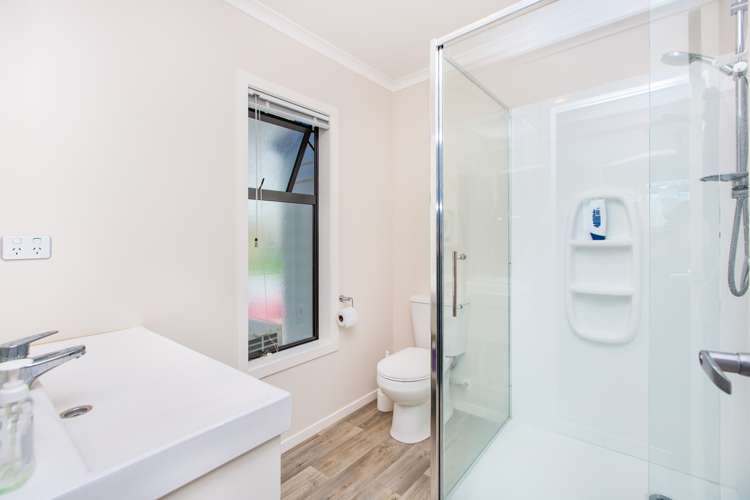 1/15 Cook Street Hamilton East_12