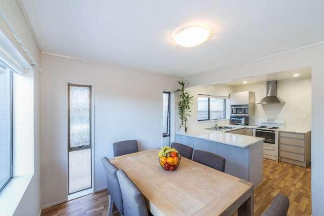 2/10 Naviti Place Browns Bay_3