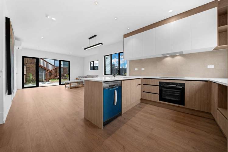 1 Whiteywood Street Westgate_8