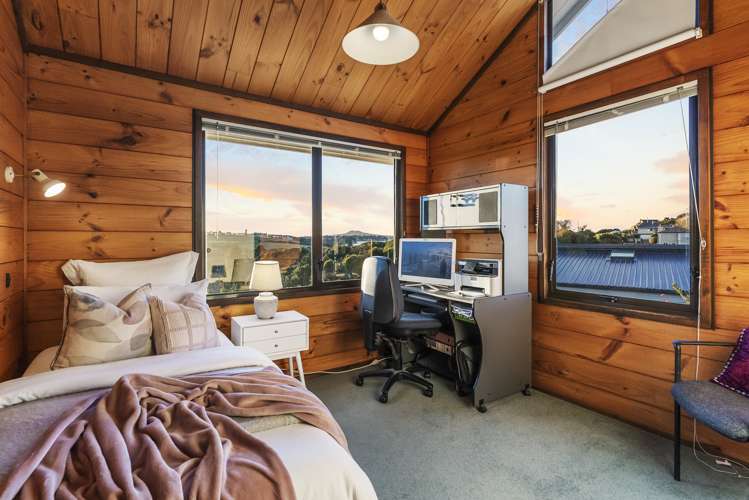 49 Charles Dickens Drive Mellons Bay_13