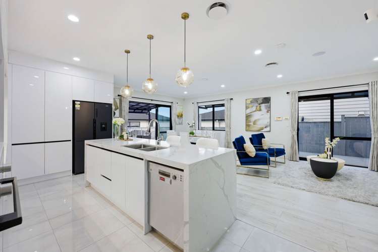 10 Tannaghmore Drive Flat Bush_5