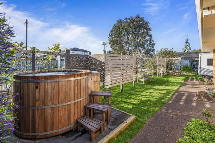 48 Settlers Grove Orewa_21