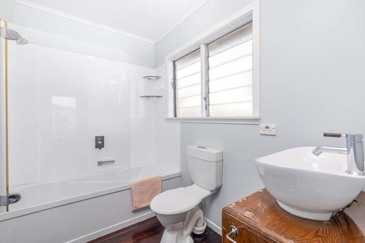 84 Glengarry Road Glen Eden_19