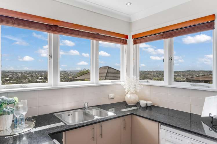 72 Bradbury Road Botany Downs_10