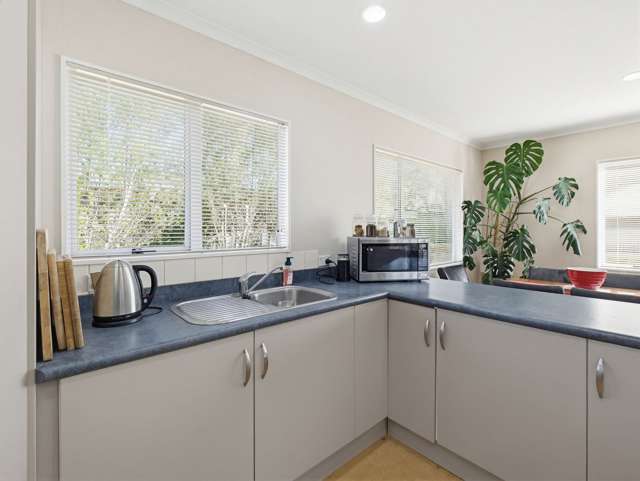 14 Escort Grove Awapuni_3