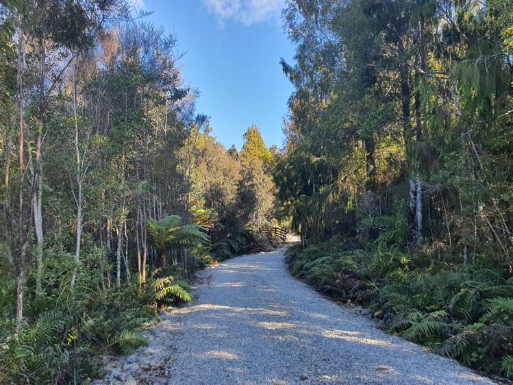 4 Terrace View Hokitika_23