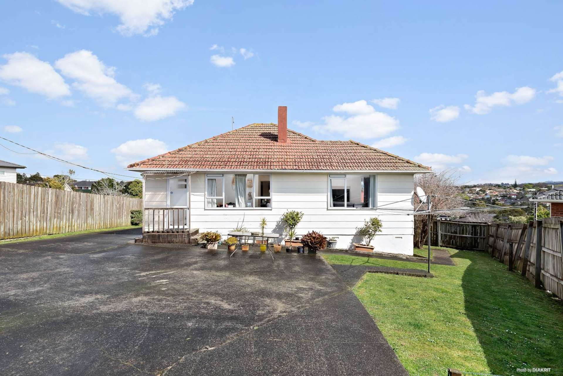 10 Castaing Crescent Te Atatu South_0