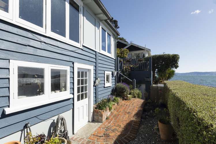 625 Marine Drive Days Bay_18