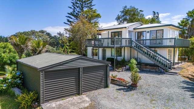 HOUHORA HEADS Road - Family home