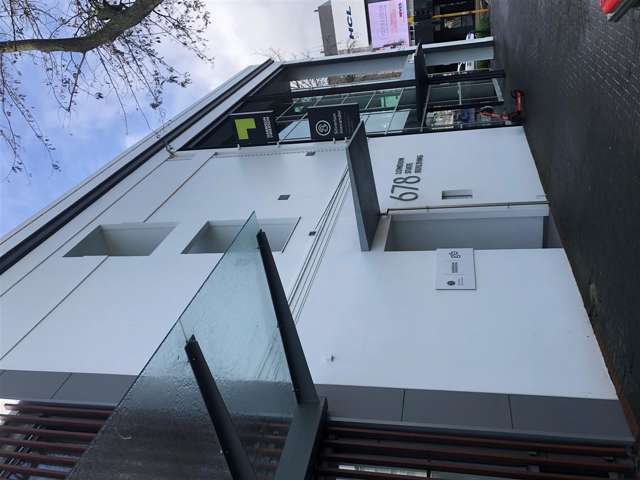 2nd Floor, 26 London Street (aka 678 Victoria Str Hamilton Central_4