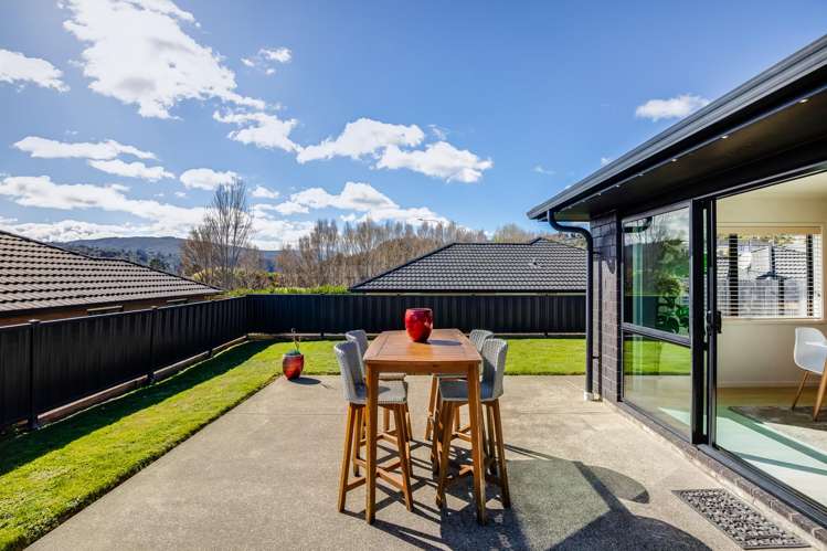 11 Greenstone Grove Brown Owl_17