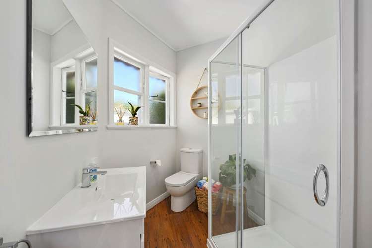 60 Old Lake Road Narrow Neck_18