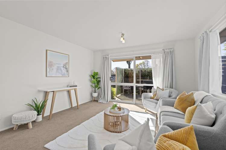 82 Moffat Drive Lincoln_5