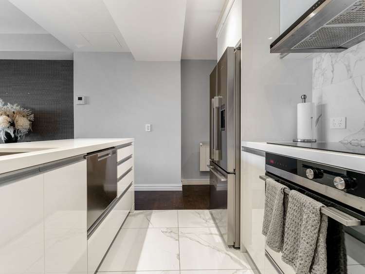 612/45-47 Beach Road 10015_7