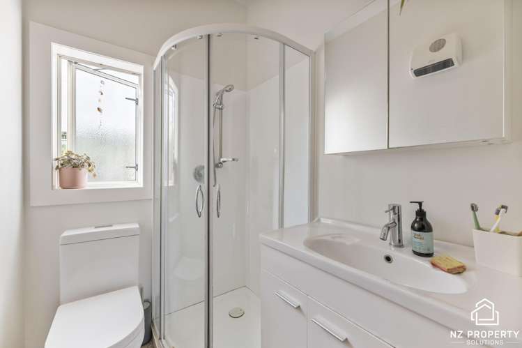 18 Royston Street North East Valley_15