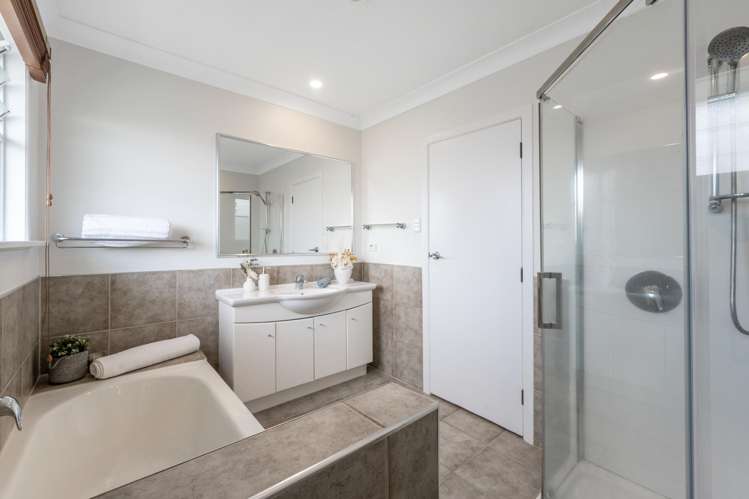 72 Bradbury Road Botany Downs_15