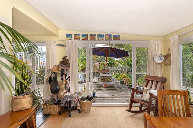 25 Douglas Street Okitu_1