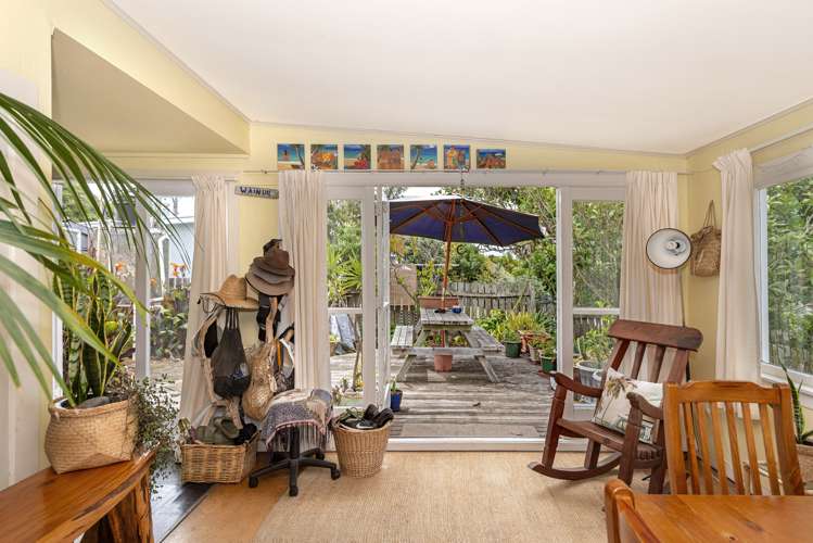 25 Douglas Street Okitu_1