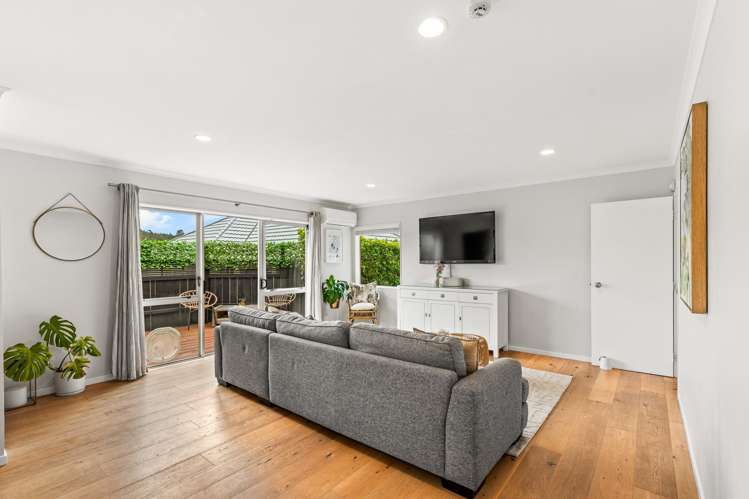 2/8 Crewe Close Albany_11