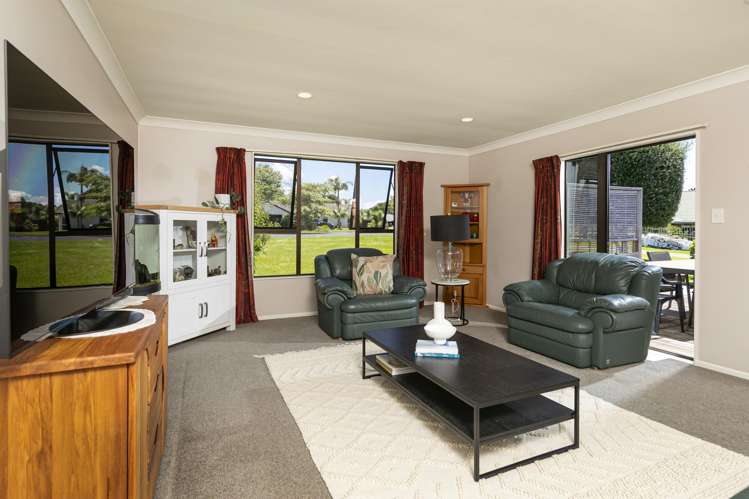11 Windfall Grove Greenhithe_5