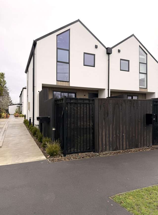 2/78 Wildberry Street Woolston_1