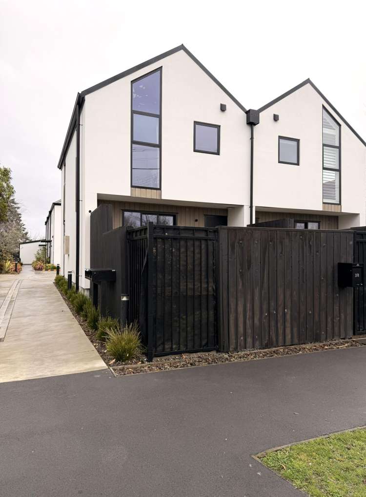 2/78 Wildberry Street Woolston_1